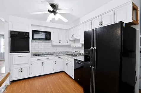 1649 W 76th Place Indianapolis IN 46260