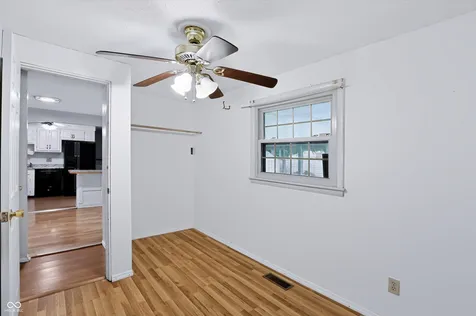 1649 W 76th Place Indianapolis IN 46260