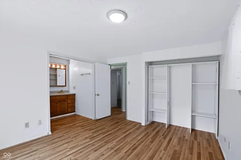 1649 W 76th Place Indianapolis IN 46260