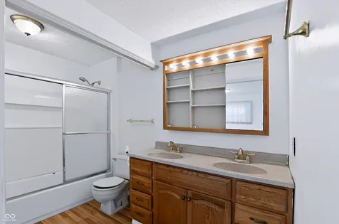 1649 W 76th Place Indianapolis IN 46260