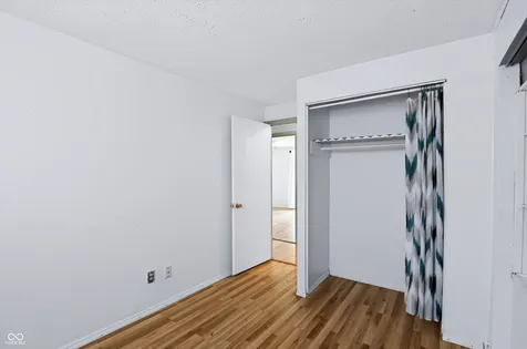 1649 W 76th Place Indianapolis IN 46260