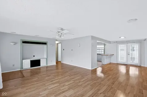 1649 W 76th Place Indianapolis IN 46260