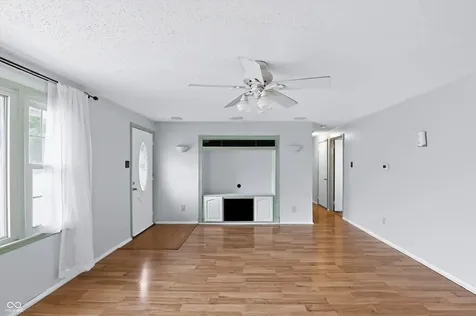 1649 W 76th Place Indianapolis IN 46260