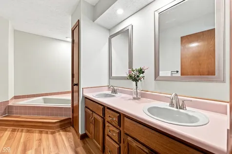 8720 Ginnylock Drive Indianapolis IN 46256