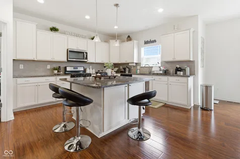8640 Thatcher Lane Avon IN 46123