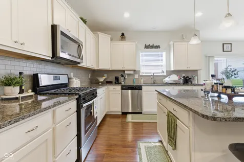 8640 Thatcher Lane Avon IN 46123