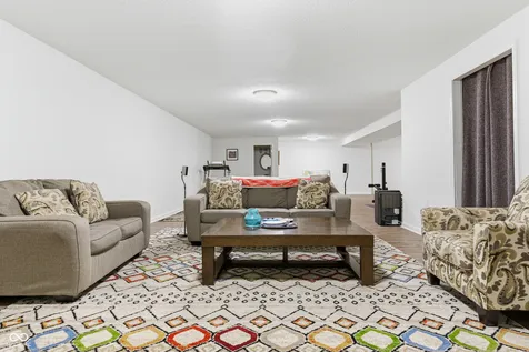 8640 Thatcher Lane Avon IN 46123