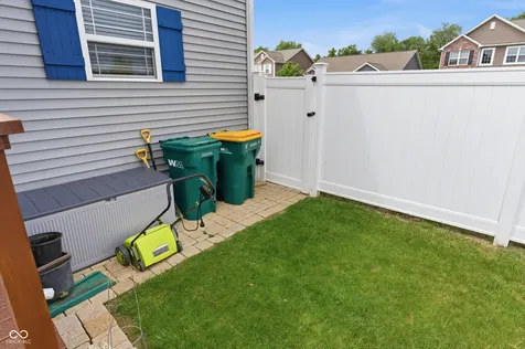 8640 Thatcher Lane Avon IN 46123
