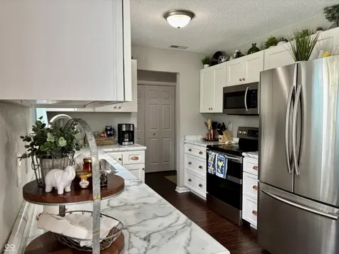 7338 Jackie Court Indianapolis IN 46221