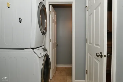 2453 Grand Fir Drive Greenwood IN 46143