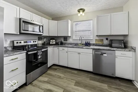 1379 Fiesta Drive Franklin IN 46131