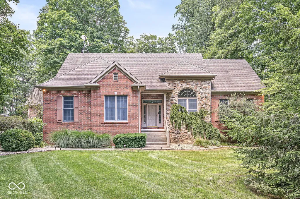 1332 S Oak Ridge Lane Crawfordsville IN 47933