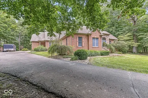 1332 S Oak Ridge Lane Crawfordsville IN 47933