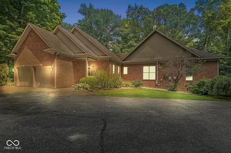 1332 S Oak Ridge Lane Crawfordsville IN 47933