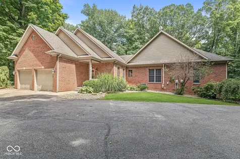 1332 S Oak Ridge Lane Crawfordsville IN 47933