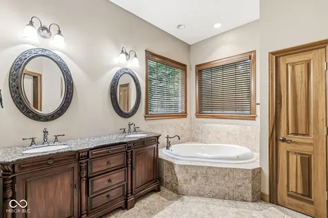 1332 S Oak Ridge Lane Crawfordsville IN 47933