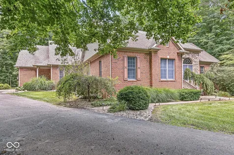 1332 S Oak Ridge Lane Crawfordsville IN 47933