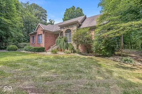 1332 S Oak Ridge Lane Crawfordsville IN 47933