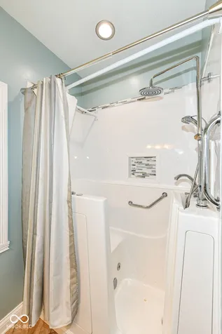 8704 Vintner Court Indianapolis IN 46256
