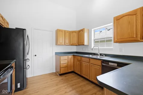 321 Brooks Bend Brownsburg IN 46112
