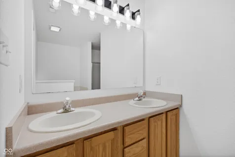 321 Brooks Bend Brownsburg IN 46112