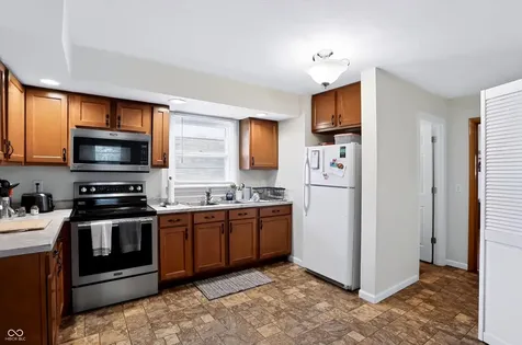 2209 S Miller Avenue Shelbyville IN 46176