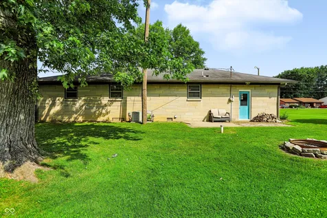 2209 S Miller Avenue Shelbyville IN 46176