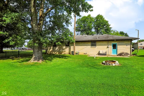 2209 S Miller Avenue Shelbyville IN 46176