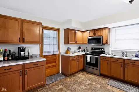 2209 S Miller Avenue Shelbyville IN 46176