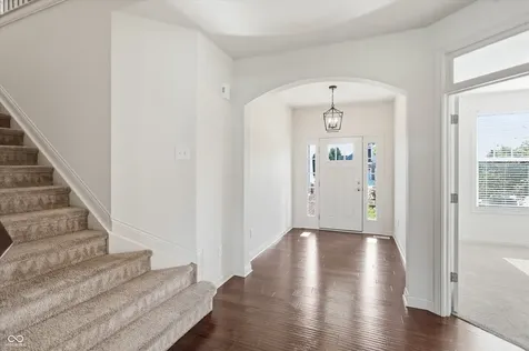 8752 Windpointe Pass Zionsville IN 46077