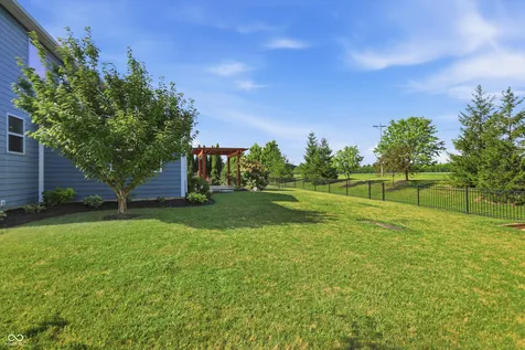 8752 Windpointe Pass Zionsville IN 46077