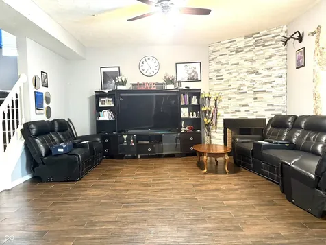 2702 Ashton Lane Greenwood IN 46143