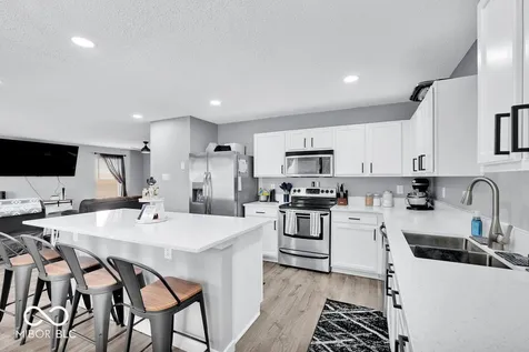 2253 Edgewater Plainfield IN 46168