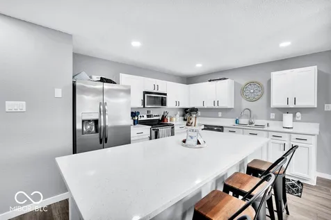 2253 Edgewater Plainfield IN 46168