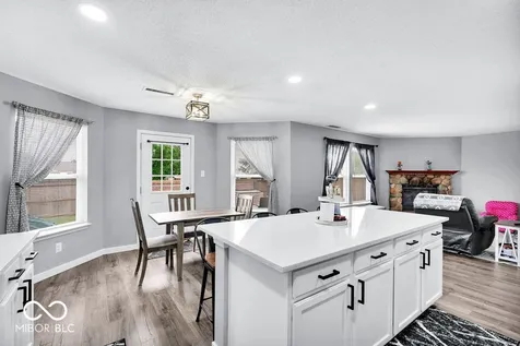 2253 Edgewater Plainfield IN 46168