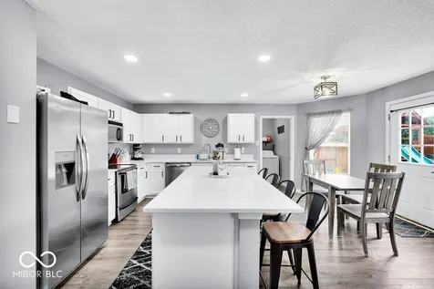 2253 Edgewater Plainfield IN 46168