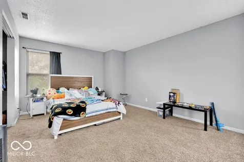 2253 Edgewater Plainfield IN 46168