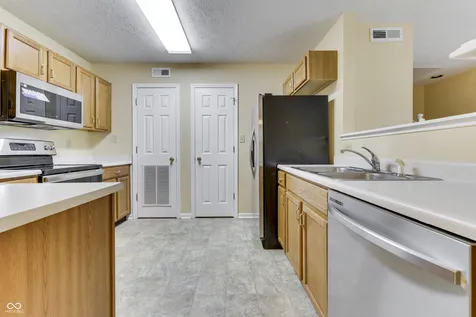6028 Wildcat Drive Indianapolis IN 46203