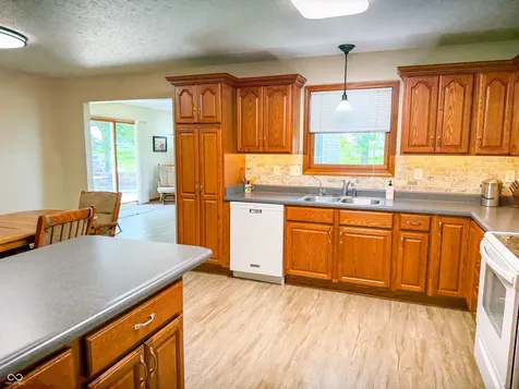 850 S 700 W Lebanon IN 46052