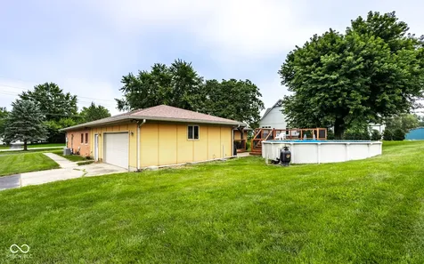 1437 Demaree Road Greenwood IN 46143