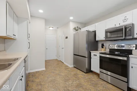 2823 Cahokia Court Indianapolis IN 46217