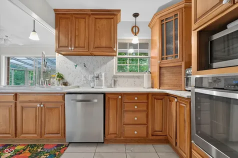 8942 Briarclift Road Indianapolis IN 46256