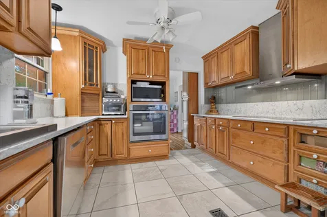 8942 Briarclift Road Indianapolis IN 46256