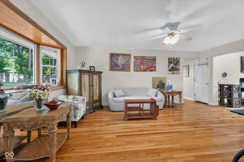 8942 Briarclift Road Indianapolis IN 46256