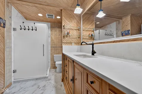 8942 Briarclift Road Indianapolis IN 46256