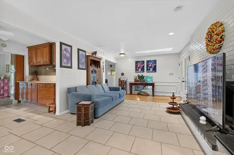 8942 Briarclift Road Indianapolis IN 46256