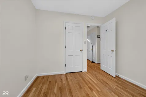 8942 Briarclift Road Indianapolis IN 46256