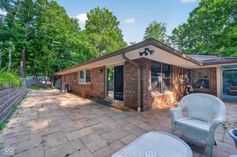 8942 Briarclift Road Indianapolis IN 46256