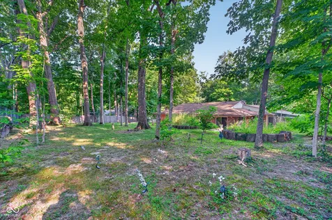 8942 Briarclift Road Indianapolis IN 46256