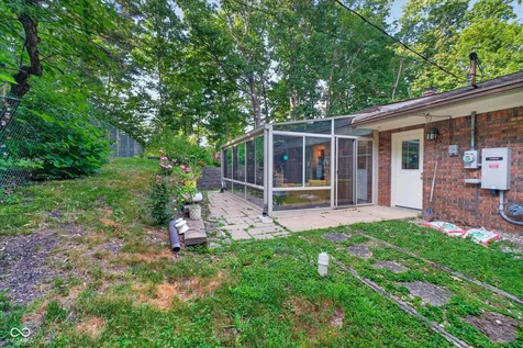 8942 Briarclift Road Indianapolis IN 46256